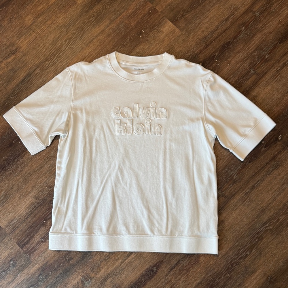 Calvin Klein | Embossed Logo Short Sleeve Sweatshirt Tee | Cream | Size S - Picture 5 of 16
